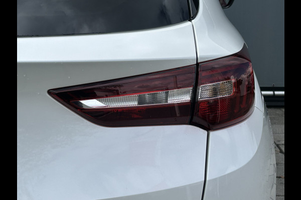 Opel Grandland X BWJ 2020 | 1.2T 131PK Bus Executive | TREKHAAK | CLIMA | CARPLAY | NAVIGATIE | PDC 2X | LICHTMETAAL |