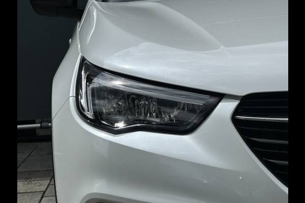 Opel Grandland X BWJ 2020 | 1.2T 131PK Bus Executive | TREKHAAK | CLIMA | CARPLAY | NAVIGATIE | PDC 2X | LICHTMETAAL |