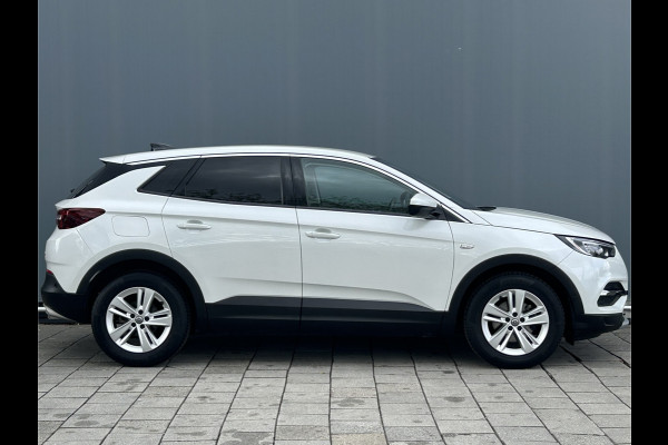 Opel Grandland X BWJ 2020 | 1.2T 131PK Bus Executive | TREKHAAK | CLIMA | CARPLAY | NAVIGATIE | PDC 2X | LICHTMETAAL |