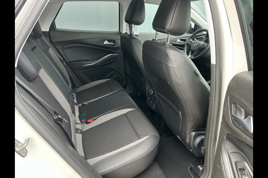Opel Grandland X BWJ 2020 | 1.2T 131PK Bus Executive | TREKHAAK | CLIMA | CARPLAY | NAVIGATIE | PDC 2X | LICHTMETAAL |