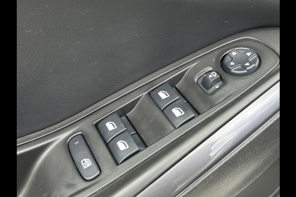 Opel Grandland X BWJ 2020 | 1.2T 131PK Bus Executive | TREKHAAK | CLIMA | CARPLAY | NAVIGATIE | PDC 2X | LICHTMETAAL |