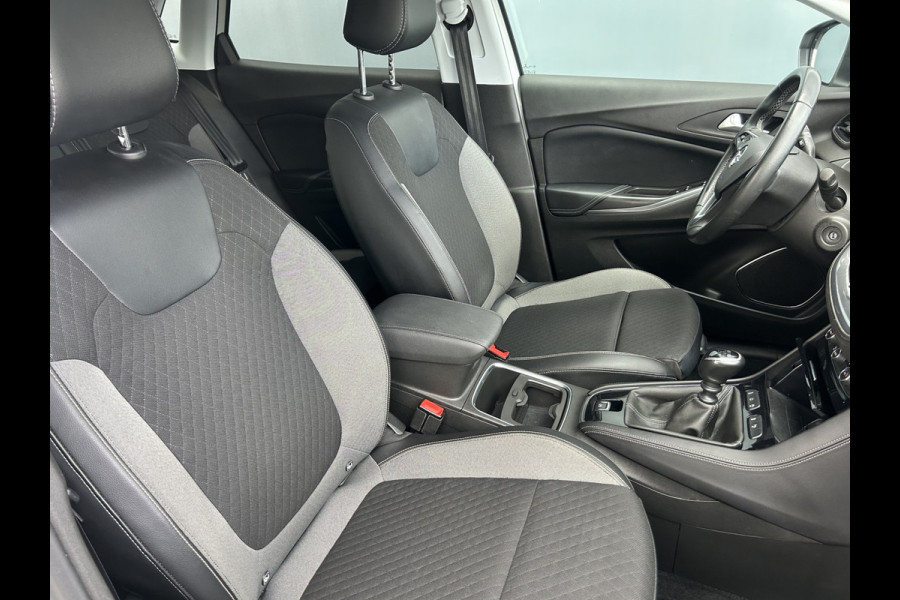 Opel Grandland X BWJ 2020 | 1.2T 131PK Bus Executive | TREKHAAK | CLIMA | CARPLAY | NAVIGATIE | PDC 2X | LICHTMETAAL |