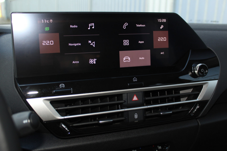 Citroën C4 1.2-130pk 'Iconic' AUTOMAAT ! Gun u het comfort en gemak van een automaat ! Autm. airco, Navigatie, Cruise Control, Climate Control dual, Lane assist, Stoelverwarming, Camera, Apple CarPlay/Android auto etc.
