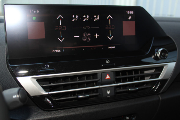 Citroën C4 1.2-130pk 'Iconic' AUTOMAAT ! Gun u het comfort en gemak van een automaat ! Autm. airco, Navigatie, Cruise Control, Climate Control dual, Lane assist, Stoelverwarming, Camera, Apple CarPlay/Android auto etc.