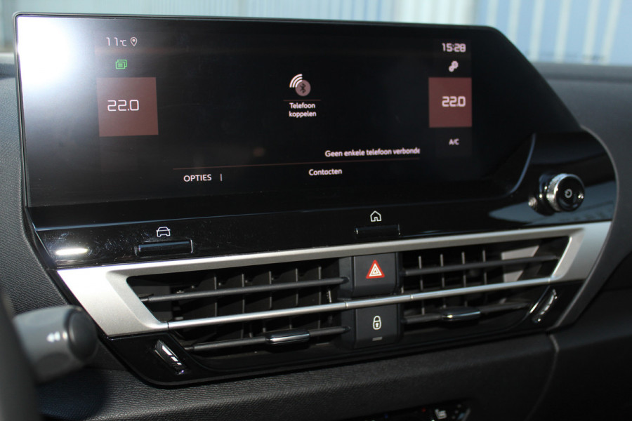 Citroën C4 1.2-130pk 'Iconic' AUTOMAAT ! Gun u het comfort en gemak van een automaat ! Autm. airco, Navigatie, Cruise Control, Climate Control dual, Lane assist, Stoelverwarming, Camera, Apple CarPlay/Android auto etc.