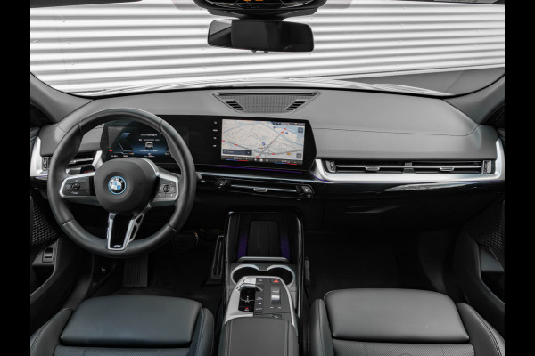 BMW iX2 eDrive20 - M-Sport Edition - Premium Pack - 20 inch - Camera