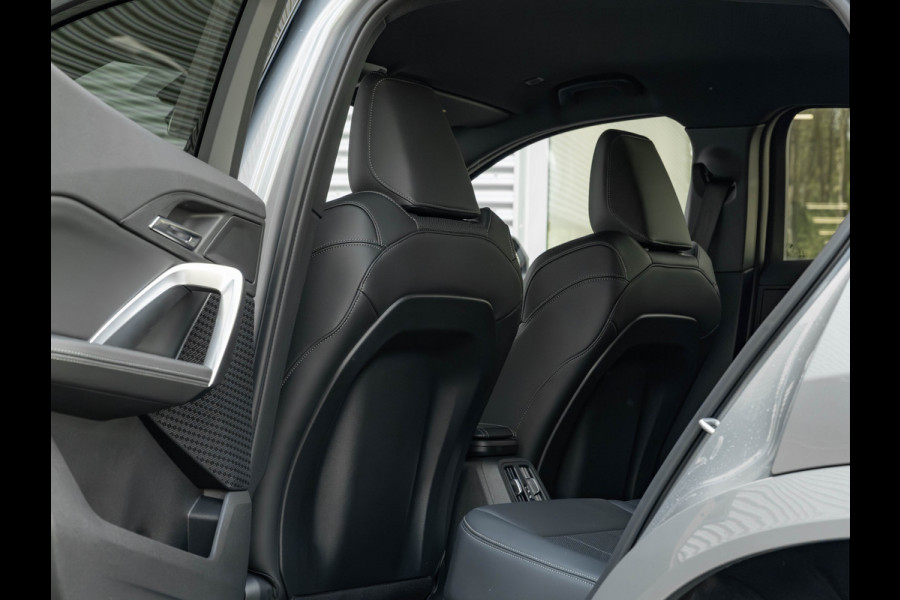 BMW iX2 eDrive20 - M-Sport Edition - Premium Pack - 20 inch - Camera