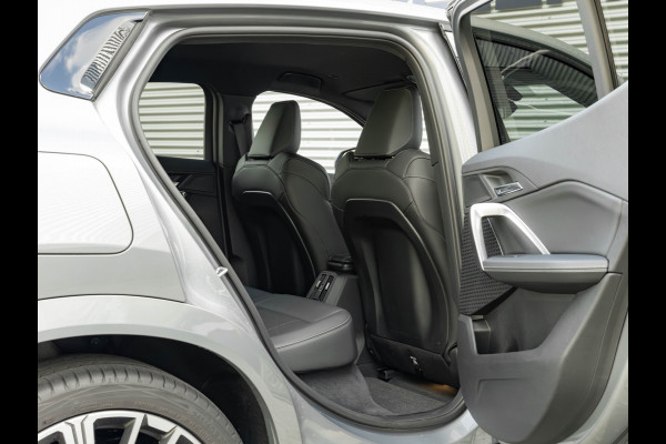 BMW iX2 eDrive20 - M-Sport Edition - Premium Pack - 20 inch - Camera