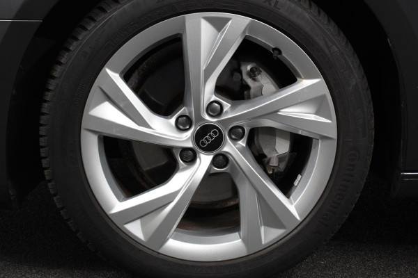 Audi A4 Avant 40 TFSI 204 pk S-tronic S Line Plus Navigatie Adaptive Cruise Control Parkeersensoren Camera Lane Assist Elektrische achterklep Stoelverwarming Ledverlichting Virtual Cockpit Climatronic