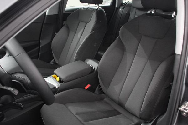 Audi A4 Avant 40 TFSI 204 pk S-tronic S Line Plus Navigatie Adaptive Cruise Control Parkeersensoren Camera Lane Assist Elektrische achterklep Stoelverwarming Ledverlichting Virtual Cockpit Climatronic