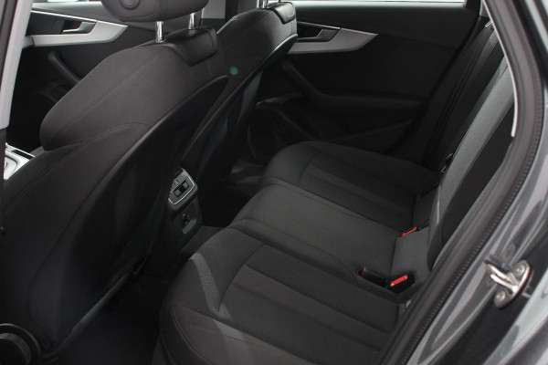 Audi A4 Avant 40 TFSI 204 pk S-tronic S Line Plus Navigatie Adaptive Cruise Control Parkeersensoren Camera Lane Assist Elektrische achterklep Stoelverwarming Ledverlichting Virtual Cockpit Climatronic