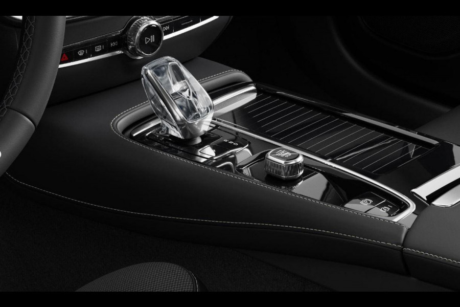 Volvo V60 T8 455PK PHEV AWD Ultra Performance Edition / Polestar optimisation / Glossy Black logo's / Panoramadak / Head-up display / Harman Kardon / 360 Camera / Elektrisch bedienbare voorstoelen met geheugen/ Apple Carplay/ Pilot assit/ Adaptive cruise control/