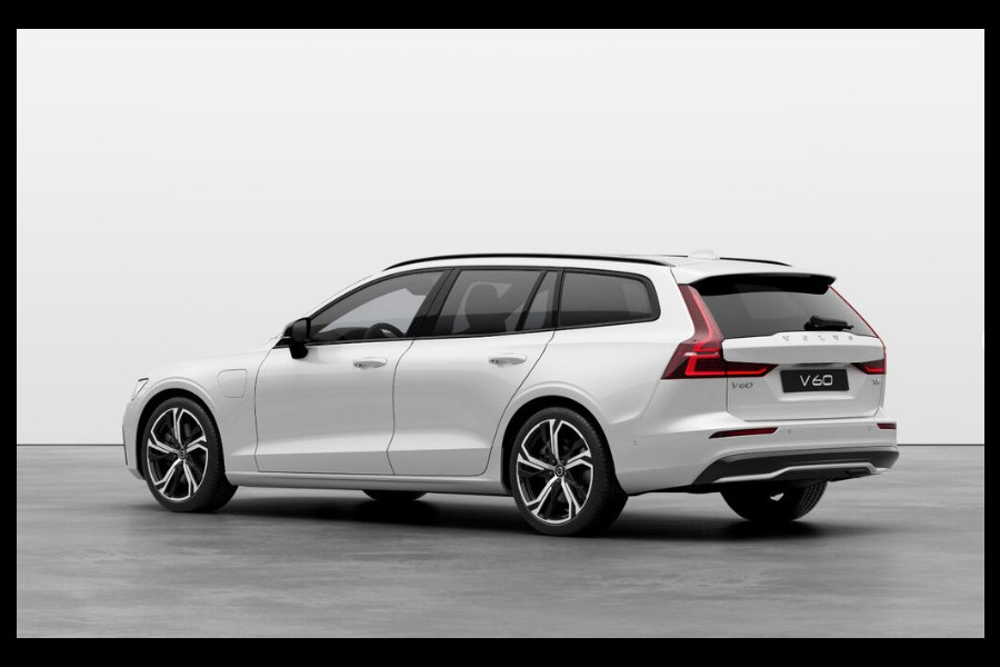 Volvo V60 T8 455PK Automaat AWD Ultra Perform. Ed. Dark Polestar Optimalisatie / Glossy black Logo voor en achterzijde / Long Range / 360 Camera / Harman Kardon audio / Head-up display / Panorama dak / Apple carplay / Android auto /