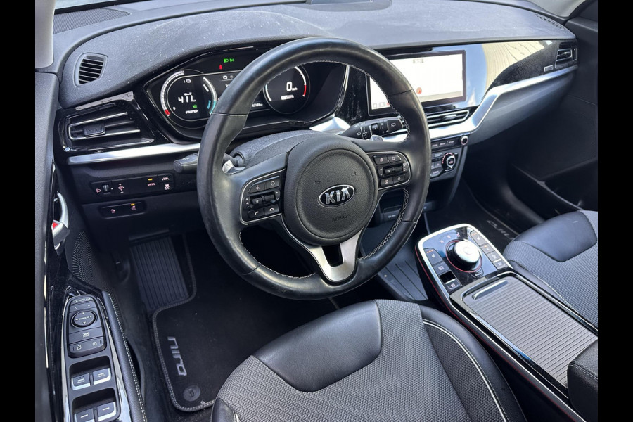Kia e-Niro DynamicLine 64 kWh | SOH: 96,7% | 3 Fase | Warmtepomp  | Adaptive CC | Camera | Navi | Stoel-Stuurverwarming |