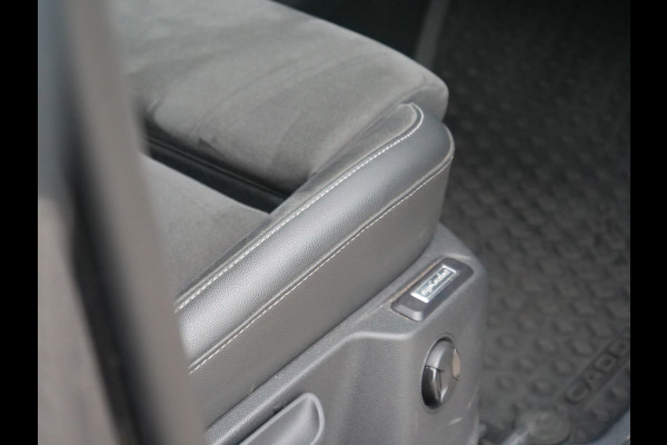 Volkswagen Caddy 1.5 TSI | Highline | Panoramadak | 7 zits | virtual-cockpit | camera | standkachel..
