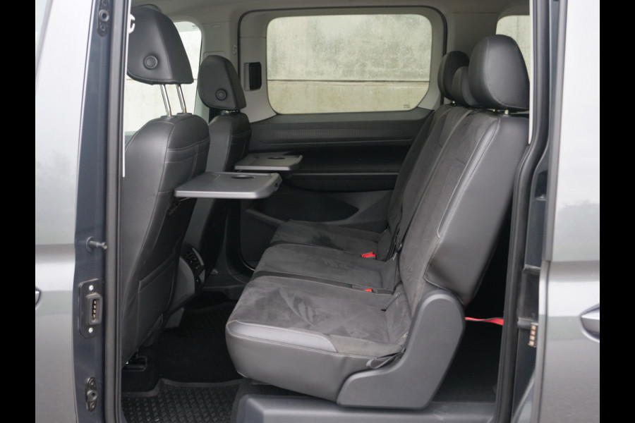 Volkswagen Caddy 1.5 TSI | Highline | Panoramadak | 7 zits | virtual-cockpit | camera | standkachel..