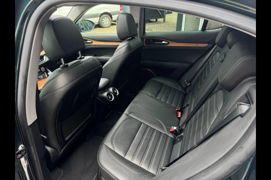 Alfa Romeo Stelvio 2.0 T AWD Veloce | Schuif-Kantel Dak | Trekhaak | Performance Pack | Leder + Memory | Harman Kardon