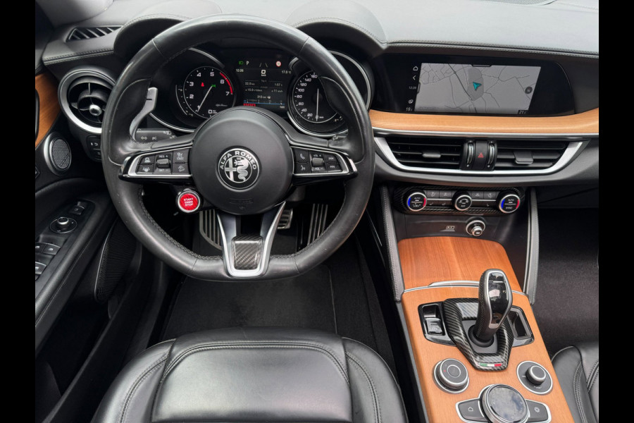 Alfa Romeo Stelvio 2.0 T AWD Veloce | Schuif-Kantel Dak | Trekhaak | Performance Pack | Leder + Memory | Harman Kardon