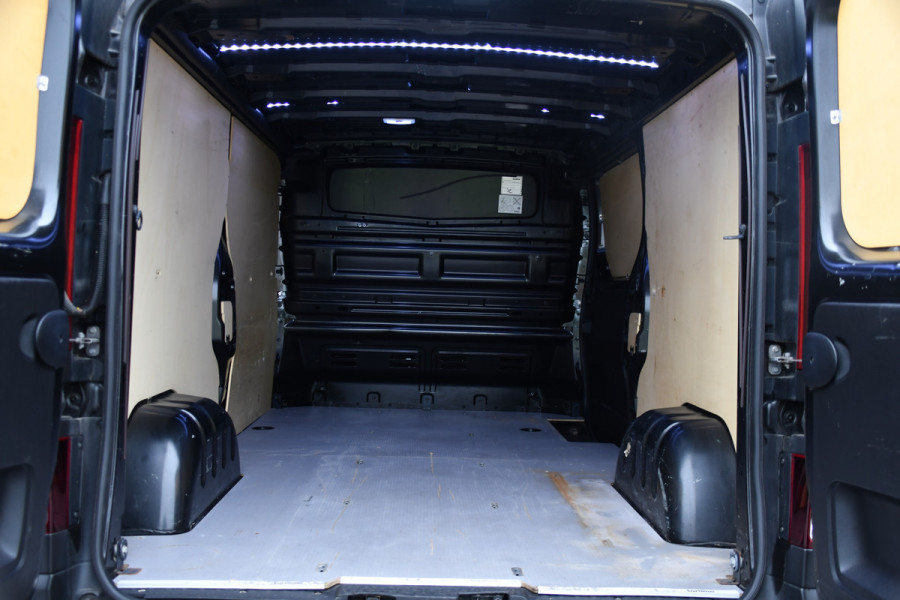 Renault Trafic 2.0 dCi 145 T29 L2H1 Black Edition Cruise, Camera, Carplay, LED, 145pk, Automaat, Sensoren,