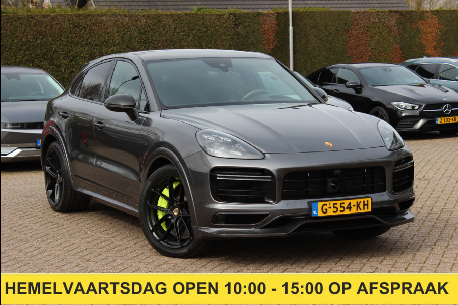 Porsche Cayenne Coupé 4.0 Turbo S E-Hybrid 680pk / TechArt / Trekhaak / Panoramadak / 360Camera / Head-up / Achterasbesturing / Keyless / Burmester / Softclose / Adaptieve Stoelen / 21'' / Cabron intr. / Luchtvering / Sportdesign+Chrono /