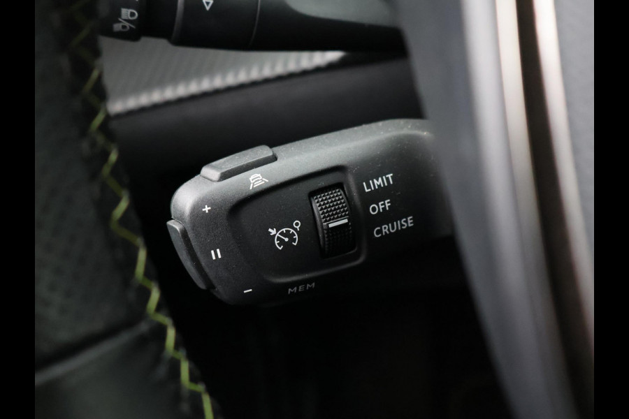 Peugeot e-2008 EV GT 50 kWh 3-FASE + ADAPTIVE CRUISE | STOELVERW. 89% SOH| 18 INCH | LED | APPLE CARPLAY | CAMERA