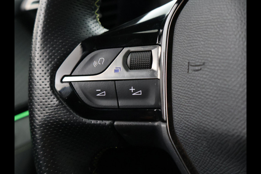 Peugeot e-2008 EV GT 50 kWh 3-FASE + ADAPTIVE CRUISE | STOELVERW. 89% SOH| 18 INCH | LED | APPLE CARPLAY | CAMERA