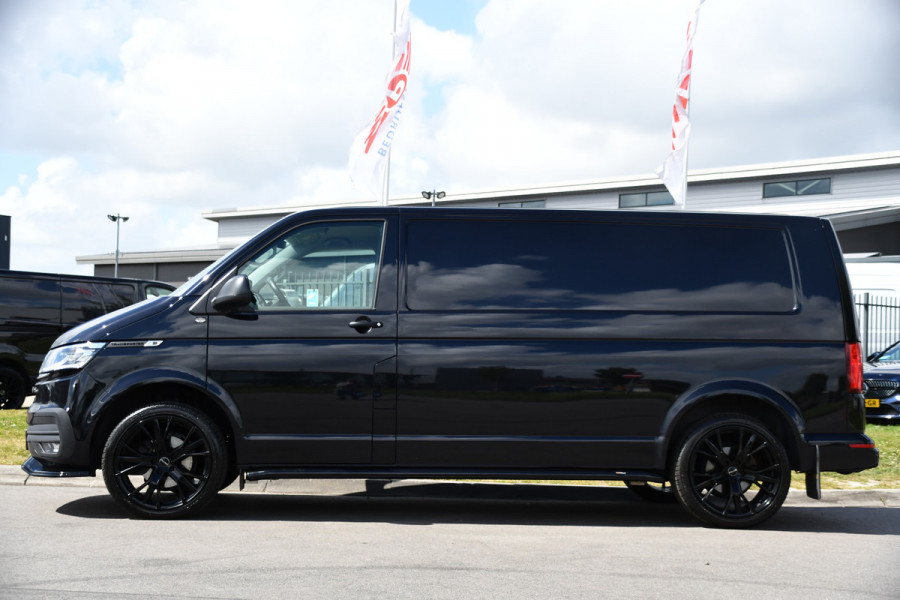 Volkswagen Transporter 2.0 TDI L2H1 30 Highline Black Edition Adaptieve Cruise, Camera, Carplay, 150pk, Trekhaak, Stoelverwarming, LED, Automaat, Standkachel, Sensoren, Uniek!