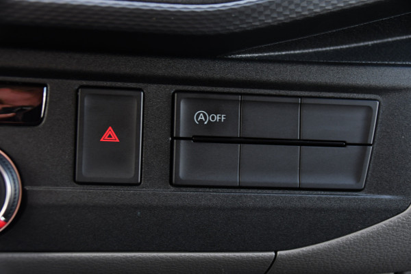Volkswagen Transporter 2.0 TDI L2H1 30 Highline Black Edition Adaptieve Cruise, Camera, Carplay, 150pk, Trekhaak, Stoelverwarming, LED, Automaat, Standkachel, Sensoren, Uniek!