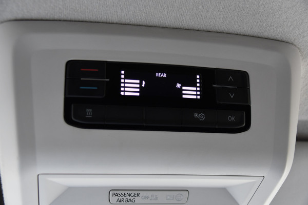 Volkswagen Transporter 2.0 TDI L2H1 30 Highline Black Edition Adaptieve Cruise, Camera, Carplay, 150pk, Trekhaak, Stoelverwarming, LED, Automaat, Standkachel, Sensoren, Uniek!