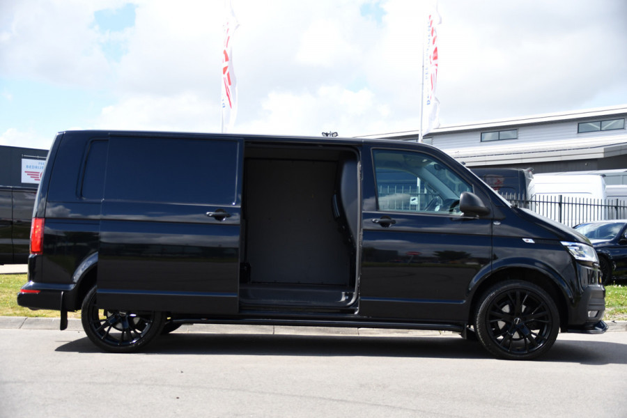 Volkswagen Transporter 2.0 TDI L2H1 30 Highline Adaptieve Cruise, Camera, Carplay, 150pk, Trekhaak, Stoelverwarming, LED, Automaat, Standkachel, Sensoren, Uniek!