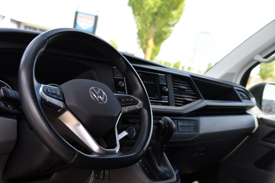 Volkswagen Transporter 2.0 TDI L2H1 30 Highline Adaptieve Cruise, Camera, Carplay, 150pk, Trekhaak, Stoelverwarming, LED, Automaat, Standkachel, Sensoren, Uniek!
