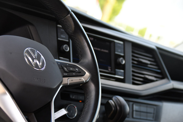 Volkswagen Transporter 2.0 TDI L2H1 30 Highline Adaptieve Cruise, Camera, Carplay, 150pk, Trekhaak, Stoelverwarming, LED, Automaat, Standkachel, Sensoren, Uniek!