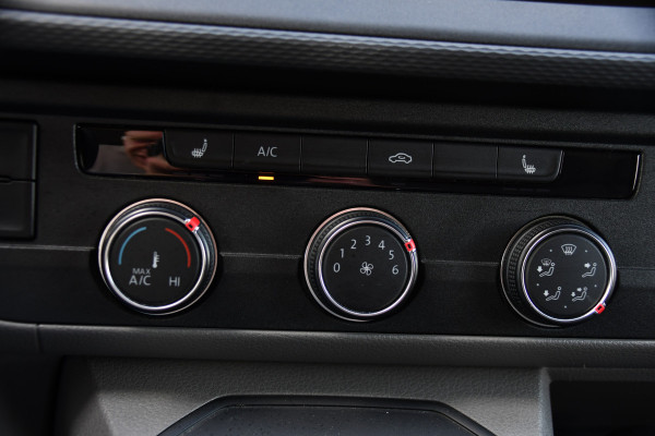 Volkswagen Transporter 2.0 TDI L2H1 30 Highline Adaptieve Cruise, Camera, Carplay, 150pk, Trekhaak, Stoelverwarming, LED, Automaat, Standkachel, Sensoren, Uniek!