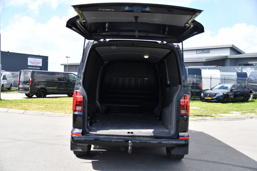 Volkswagen Transporter 2.0 TDI L2H1 30 Highline Adaptieve Cruise, Camera, Carplay, 150pk, Trekhaak, Stoelverwarming, LED, Automaat, Standkachel, Sensoren, Uniek!