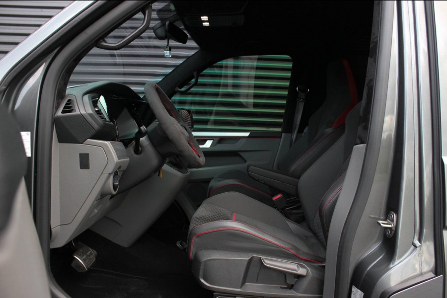 Volkswagen Transporter 2.0 TDI L1H1 204PK JB- EDITION DSG / PDC / SCHROEFSET / GTI INTERIEUR / SUBWOOFER / APPLE CARPLAY /NAVI