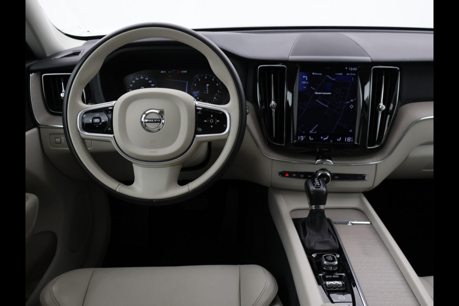 Volvo XC60 2.0 T5 250 PK AWD INSCRIPTION + LUCHTVERING | WEGKL. TREKHAAK | APPLE CARPLAY | MEMORY