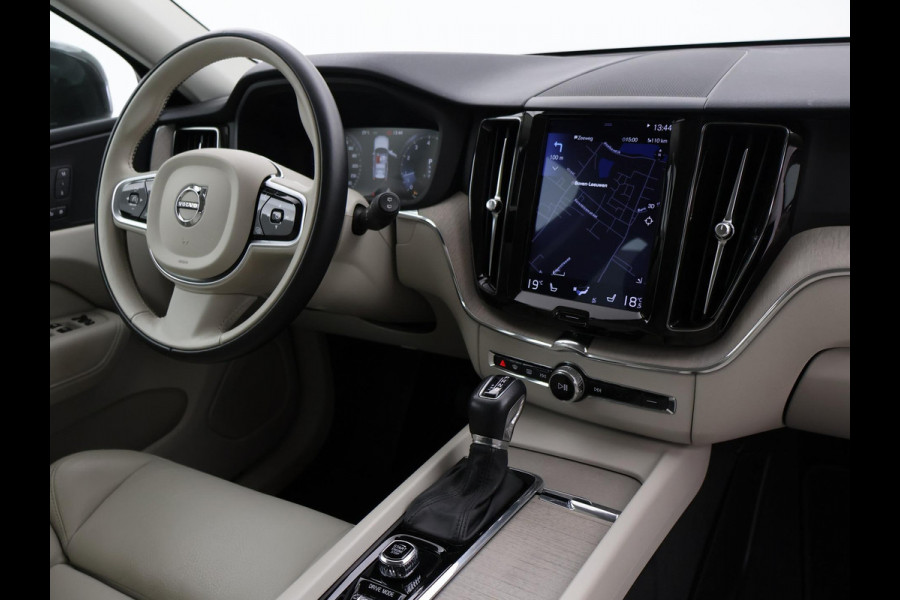 Volvo XC60 2.0 T5 250 PK AWD INSCRIPTION + LUCHTVERING | WEGKL. TREKHAAK | APPLE CARPLAY | MEMORY
