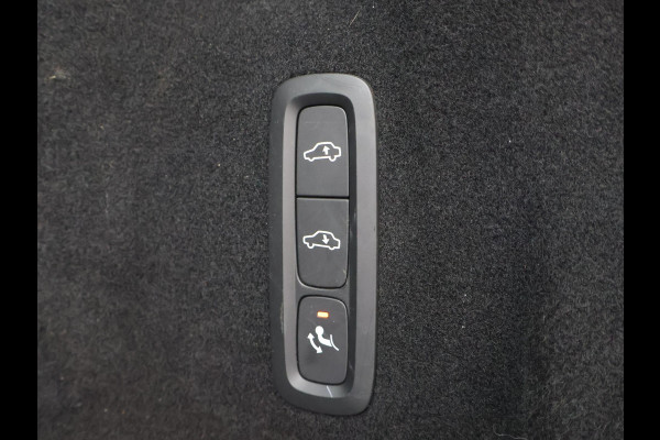 Volvo XC60 2.0 T5 250 PK AWD INSCRIPTION + LUCHTVERING | WEGKL. TREKHAAK | APPLE CARPLAY | MEMORY