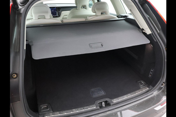 Volvo XC60 2.0 T5 250 PK AWD INSCRIPTION + LUCHTVERING | WEGKL. TREKHAAK | APPLE CARPLAY | MEMORY