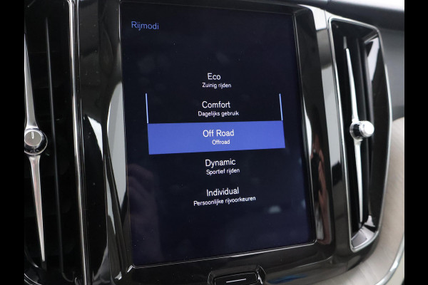 Volvo XC60 2.0 T5 250 PK AWD INSCRIPTION + LUCHTVERING | WEGKL. TREKHAAK | APPLE CARPLAY | MEMORY