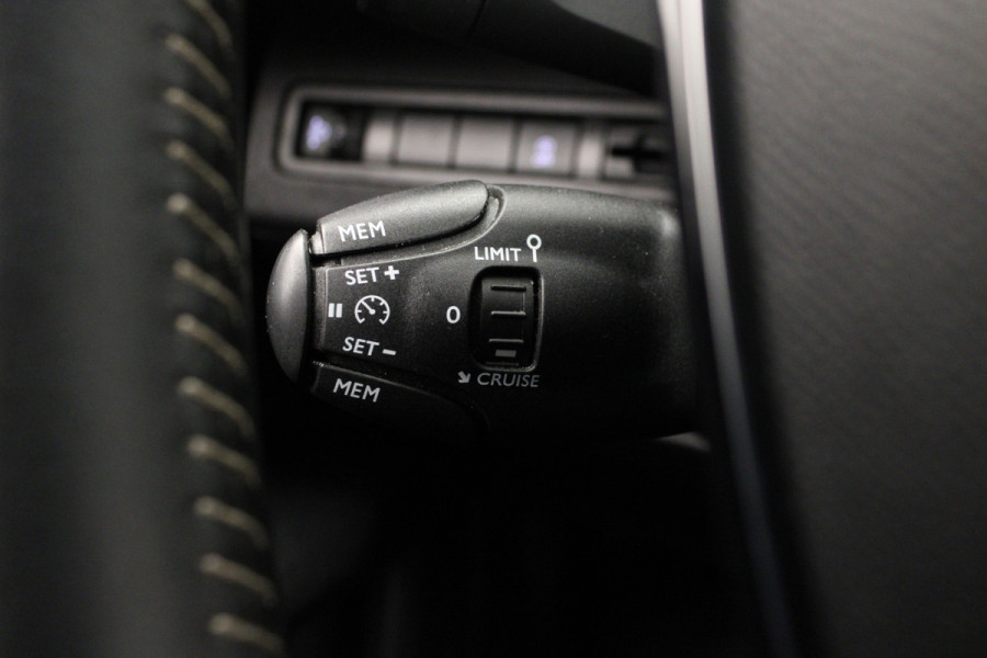 Peugeot 5008 1.2 PureTech Access wachten frits