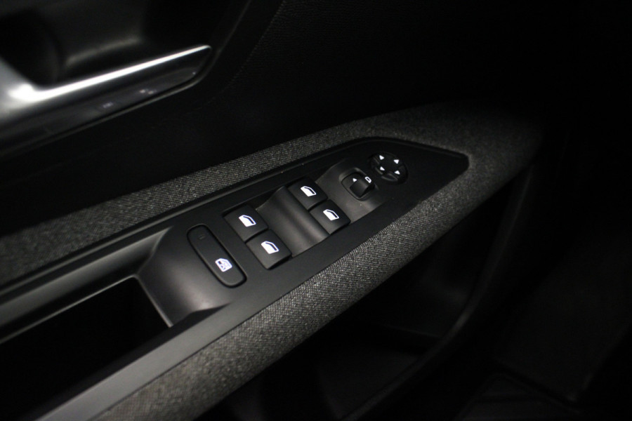 Peugeot 5008 1.2 PureTech Access wachten frits