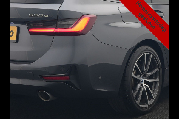 BMW 3 Serie Touring 330e xDrive 292pk Dealer O.H. PHEV | Cruise Control | Camera | Lederen Sportstoelen Verwarmd | Apple Carplay | Blis | Park Assistant | Navigatie | DAB | Virtual | 18''L.M. | Plug In Hybrid |