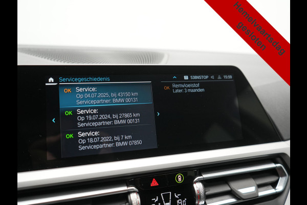 BMW 3 Serie Touring 330e xDrive 292pk Dealer O.H. PHEV | Cruise Control | Camera | Lederen Sportstoelen Verwarmd | Apple Carplay | Blis | Park Assistant | Navigatie | DAB | Virtual | 18''L.M. | Plug In Hybrid |