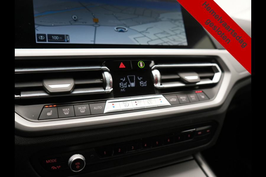 BMW 3 Serie Touring 330e xDrive 292pk Dealer O.H. PHEV | Cruise Control | Camera | Lederen Sportstoelen Verwarmd | Apple Carplay | Blis | Park Assistant | Navigatie | DAB | Virtual | 18''L.M. | Plug In Hybrid |