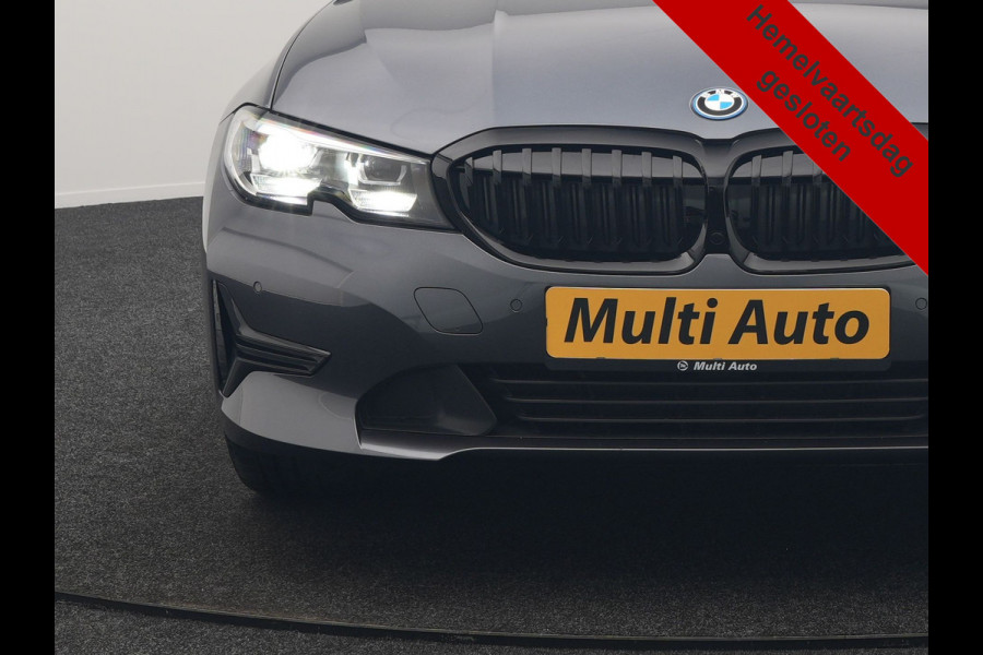 BMW 3 Serie Touring 330e xDrive 292pk Dealer O.H. PHEV | Cruise Control | Camera | Lederen Sportstoelen Verwarmd | Apple Carplay | Blis | Park Assistant | Navigatie | DAB | Virtual | 18''L.M. | Plug In Hybrid |