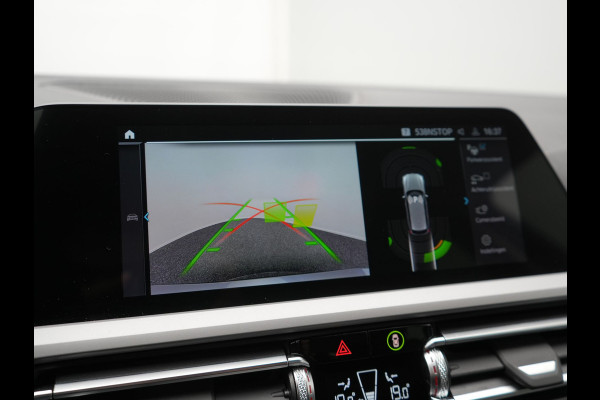 BMW 3 Serie Touring 330e xDrive 292pk Dealer O.H. PHEV | Cruise Control | Camera | Lederen Sportstoelen Verwarmd | Apple Carplay | Blis | Park Assistant | Navigatie | DAB | Virtual | 18''L.M. | Plug In Hybrid |