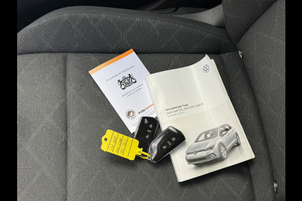Volkswagen Golf 1.0 TSI Life * Carplay * Parkeersensoren * Adaptieve Cruise Control *