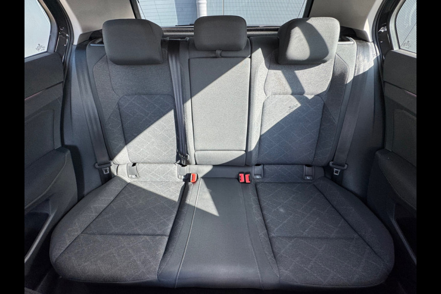 Volkswagen Golf 1.0 TSI Life * Carplay * Parkeersensoren * Adaptieve Cruise Control *
