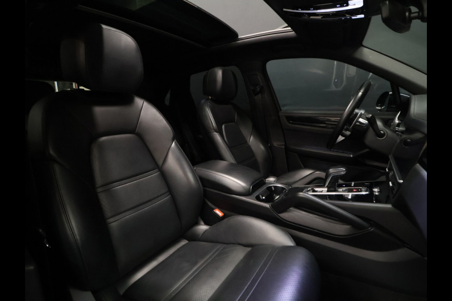 Porsche Cayenne 3.0 E-Hybrid TechArt [SCHUIFKANTELDAK, LUCHTVERING, SPORT CHRONO, APPLE CARPLAY, MEMORY SEATS, BOSE SOUND, KLEPPENSYSTEEM, SPORT DESIGN, PDLS+, STOELVERWARMING, CAMERA, CRUISE, CLIMATE, NIEUWSTAAT]